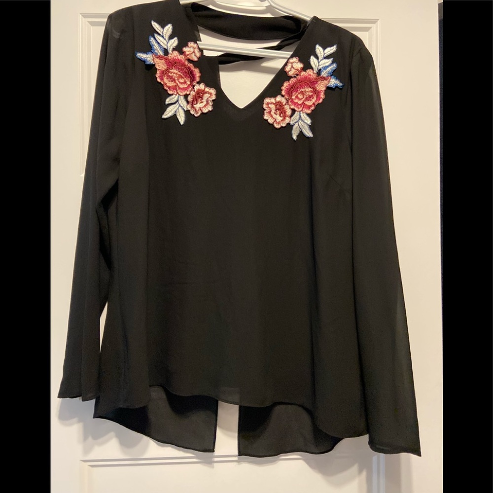 Size medium ladies blouse